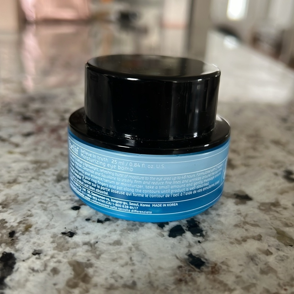 Belif Moisturizing Eye Bomb full size - Picture 2 of 4